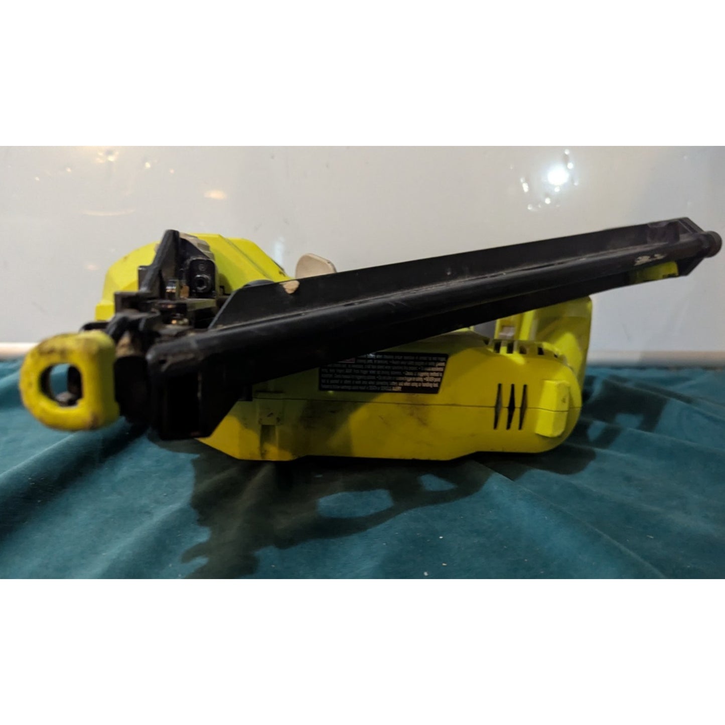 Ryobi ONE+ Airstrike 18V 15-Gauge Angled Finish Nailer (Tool Only)