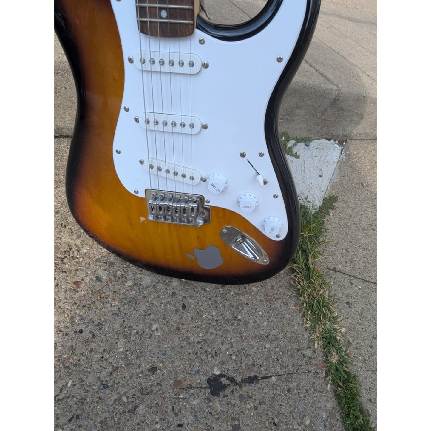 Fender Squire Strat 6 String Electric Guitar / Black and Brown