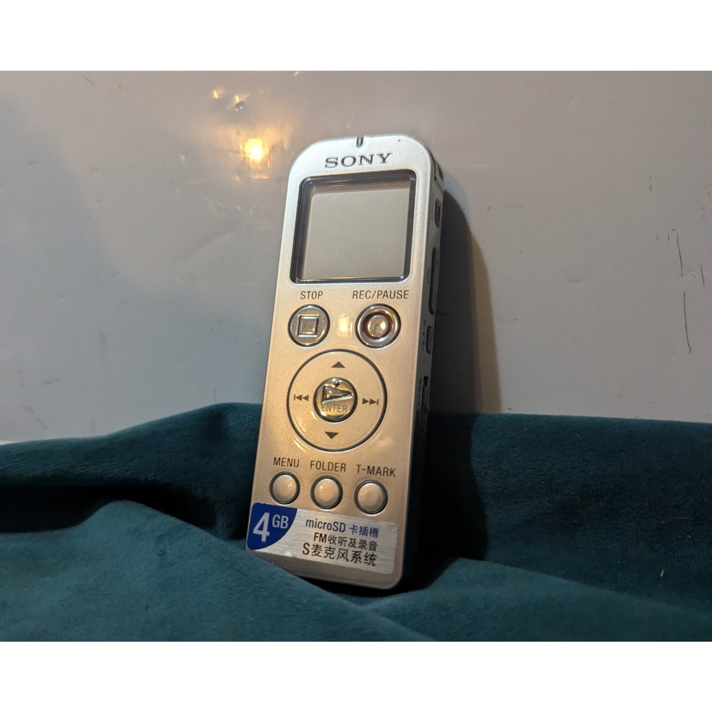 Sony ICD-P520 Digital Voice Recorder 256 MB Flash Memory