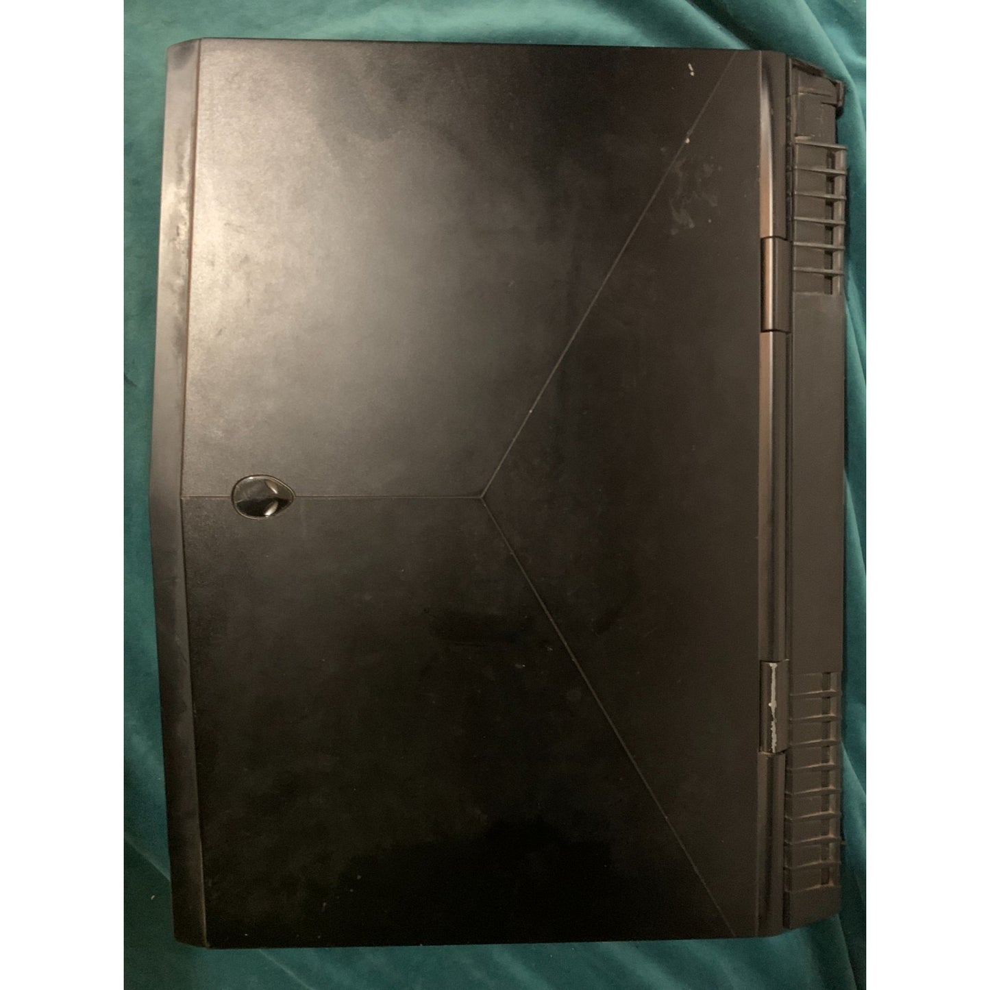 Alienware 17 R5 i9-8950HK 32GB DDR4 GTX 1080 512GB NVME Windows 11