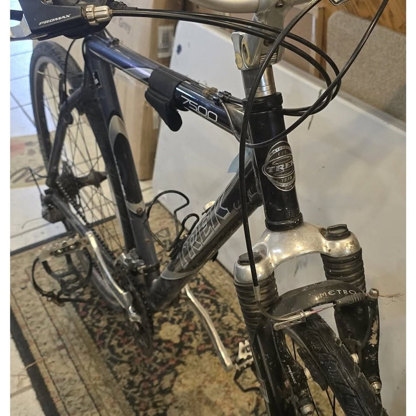 Trek 7500 Multitrack Hybrid Track / 22" Frame / 700Cm Wheels / 21-Speed /