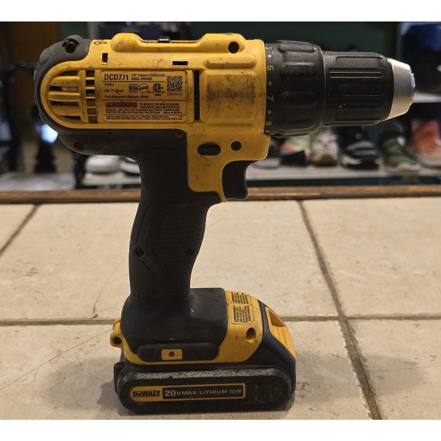 Dewalt 20V Drill / Impact Driver Combo W/ Charger & Batteries
