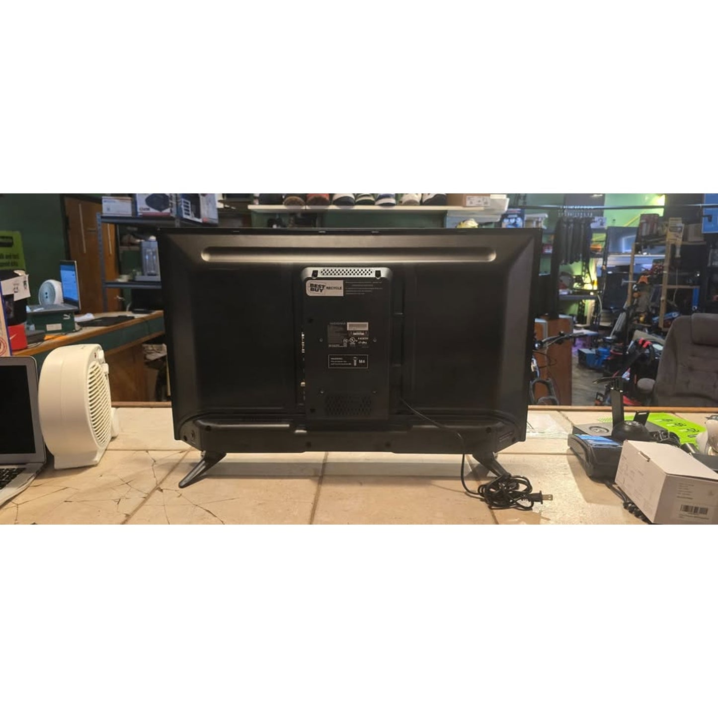 Insignia 32" Class LED 720p HDTV / NS-32D311NA17 /
