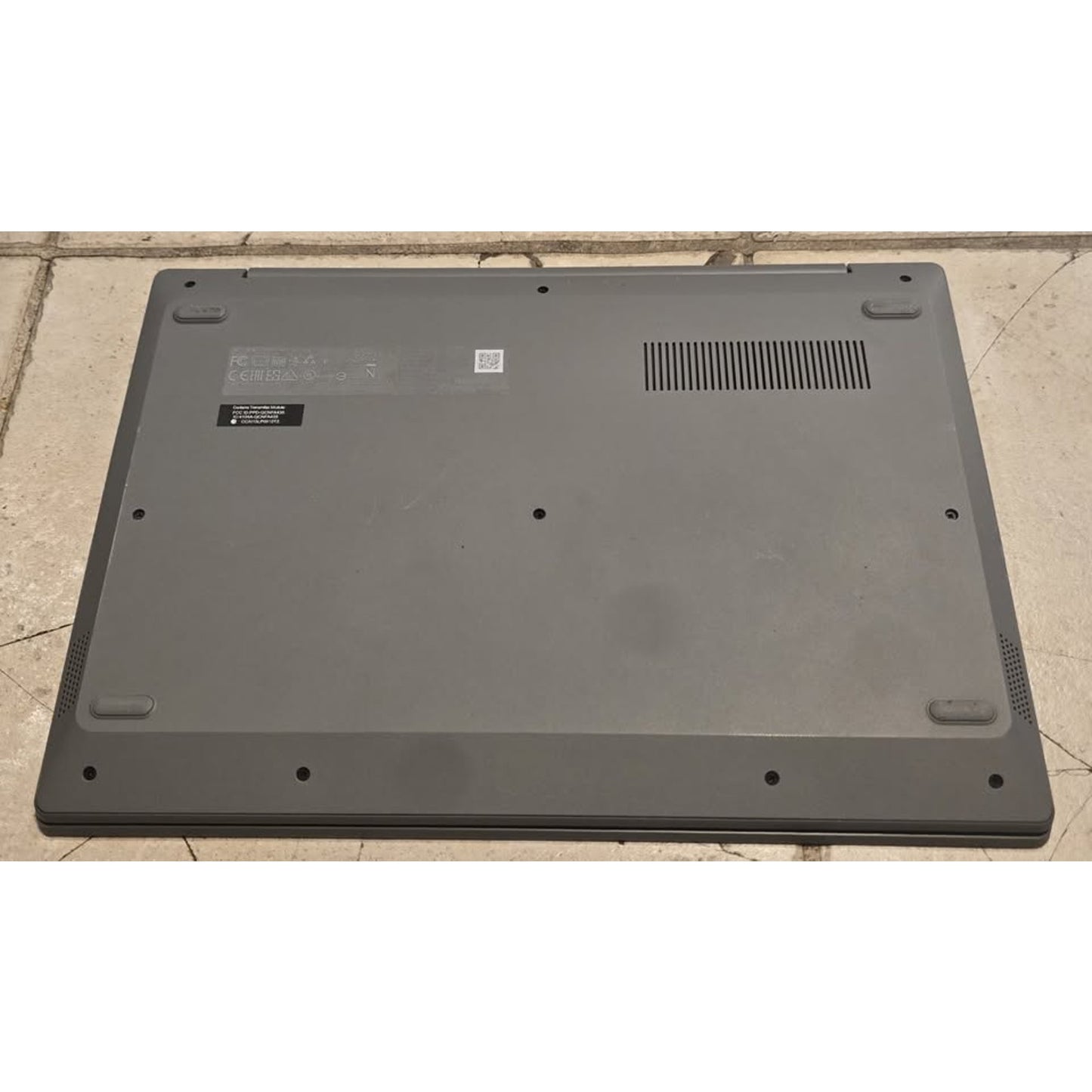 Lenovo Ideapad Slim 81VS / AMD A6-9220e / 64SD / 4Ram / Win10 / 14" Screen /
