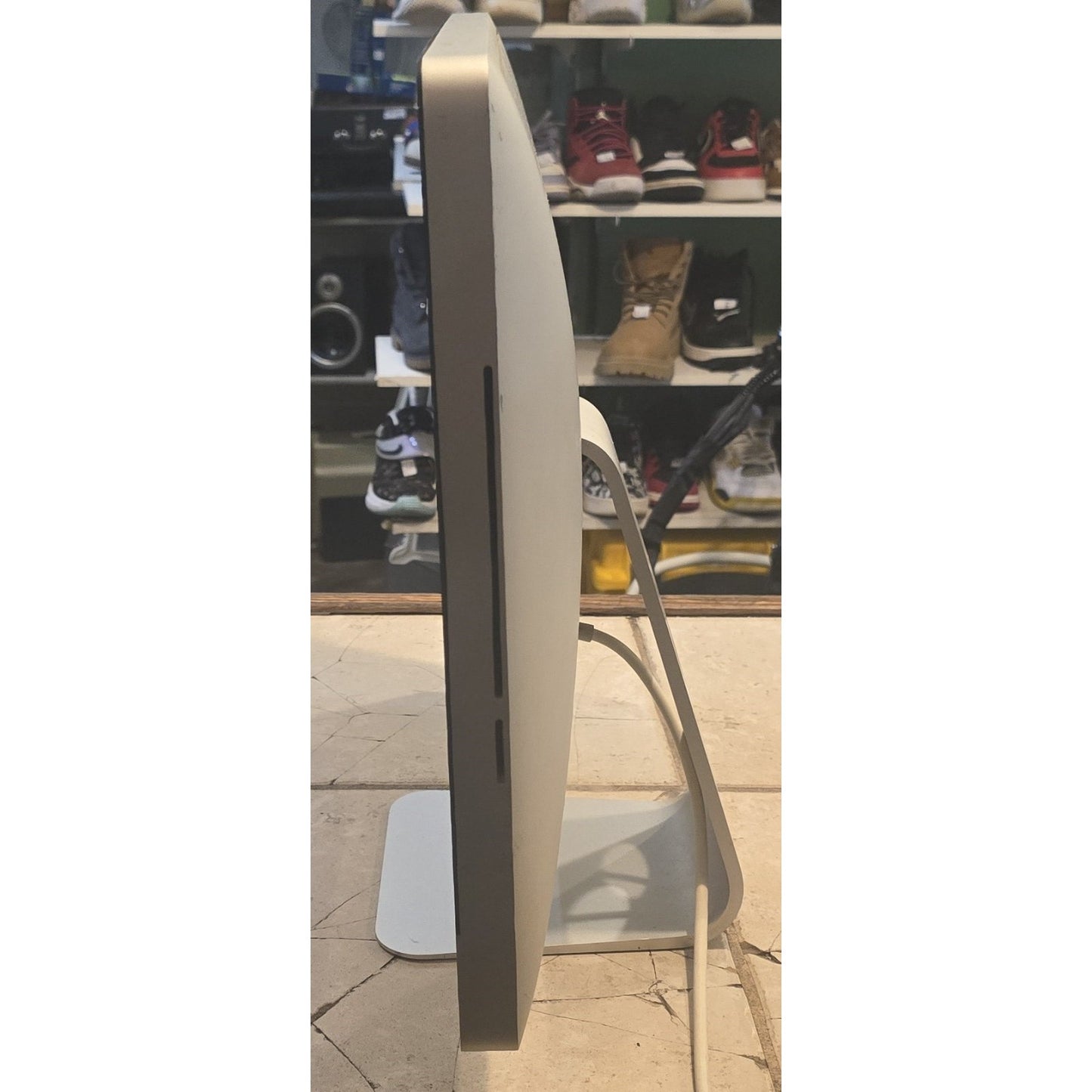 Apple A1311 iMac 2009 21.5" 2.5GHz Intel Core 2 Duo 16GB RAM 512GB SSD os12.7.4