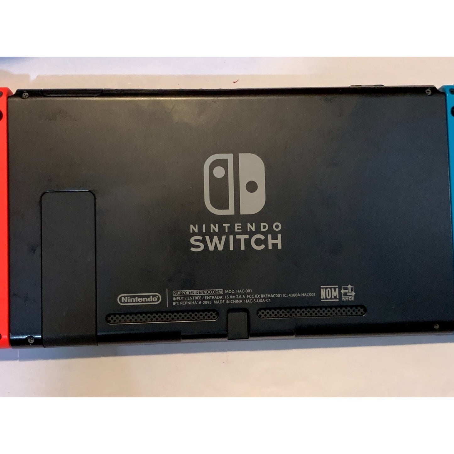 Nintendo Switch 32GB Console + Red/Blue Joycon