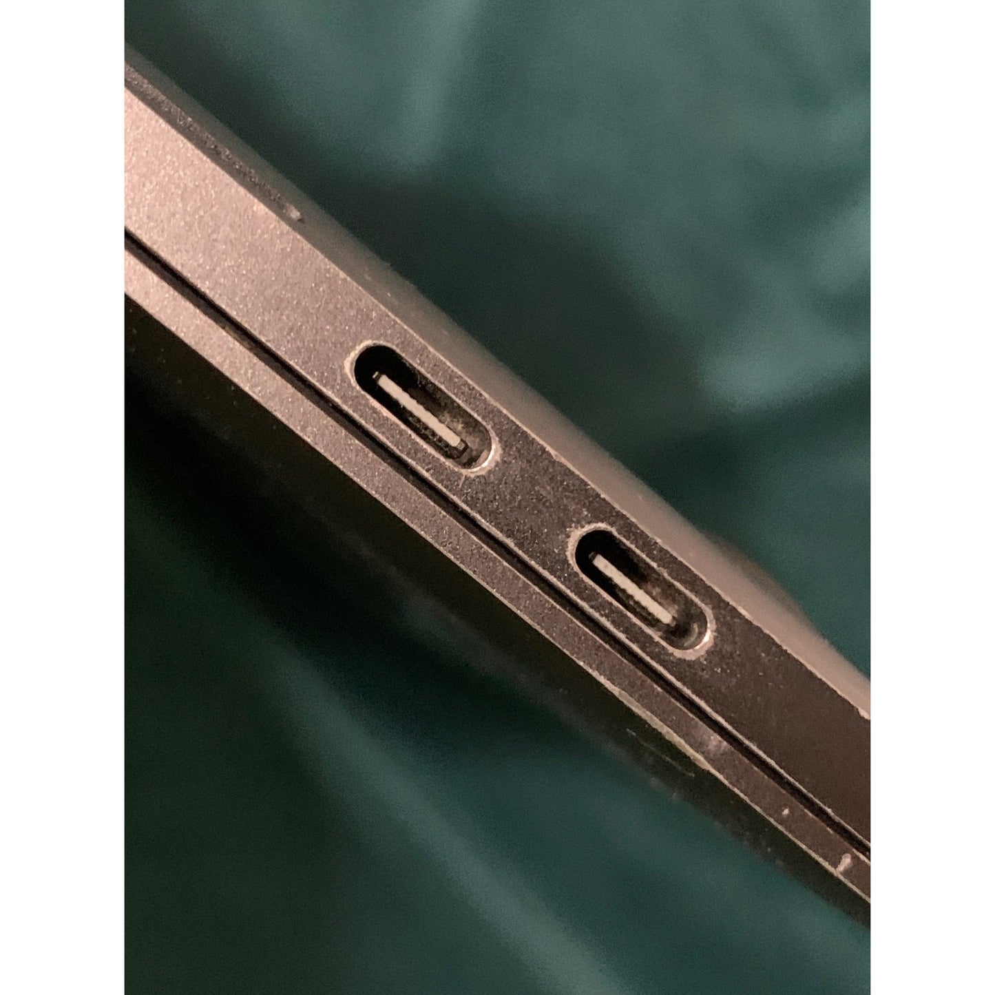 2018 Apple MacBook Pro 15" i7 2.8GHz 16GB RAM 512GB SSD Silver A1990