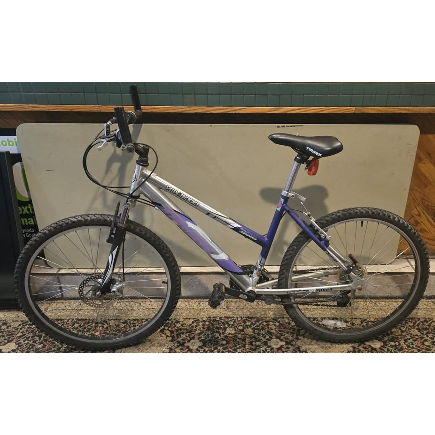 Triax Vex 3000 Mountain Bike / 26" Wheels / 18.5" M Frame / 21-Speed /