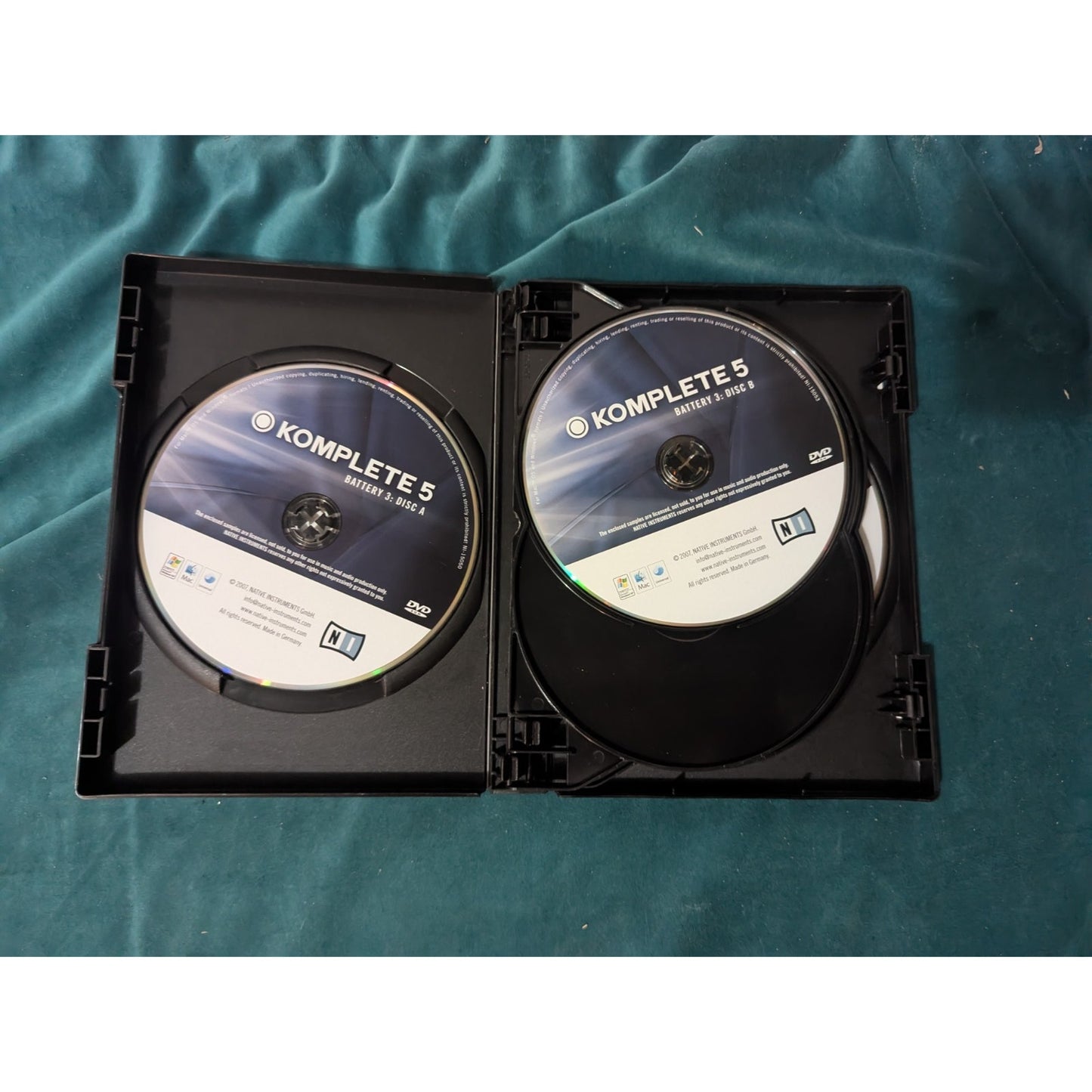 Komplete 5 DVD-rom Set I & IINative Instuments Collection 6 Disc Set