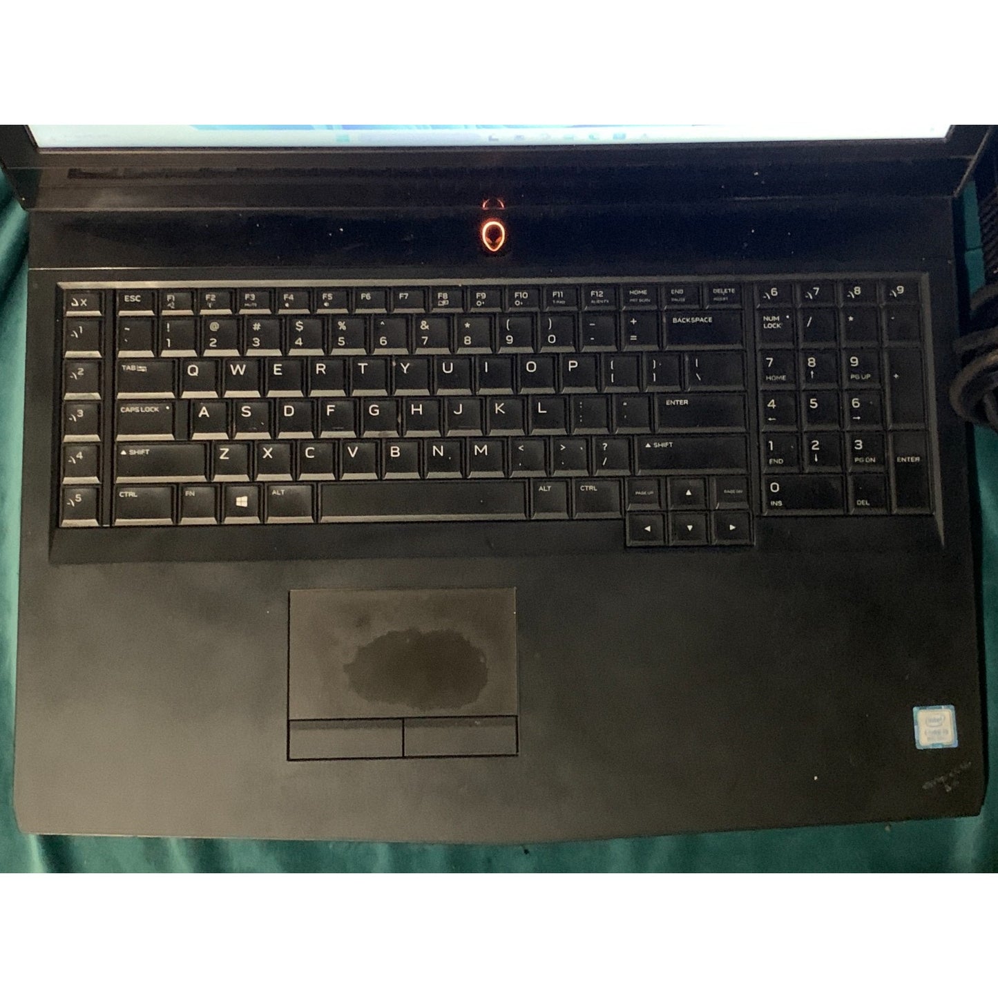 Alienware 17 R5 i9-8950HK 32GB DDR4 GTX 1080 512GB NVME Windows 11