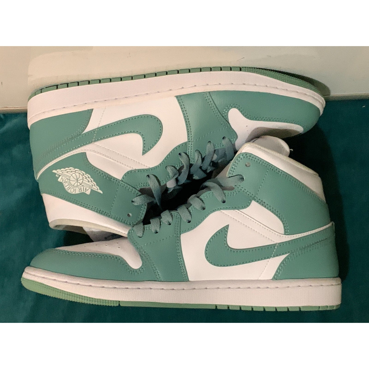 Nike Air Jordan 1 Mid White Cannon BQ6472-138 Women's Size 11.5