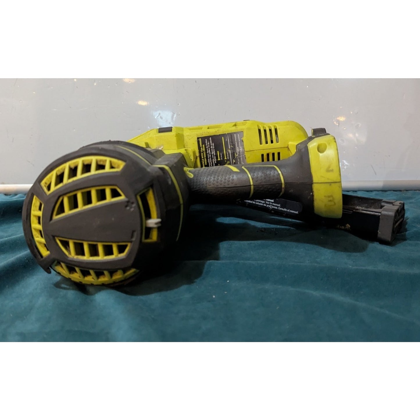 Ryobi ONE+ Airstrike 18V 15-Gauge Angled Finish Nailer (Tool Only)