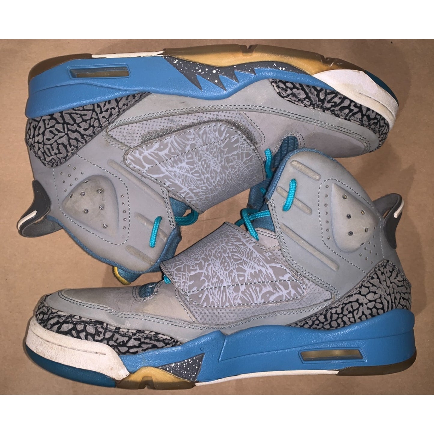 Nike Jordan Son Of Mars “Stealth” Mens sz9 White-Blue-University Gold 512245-037