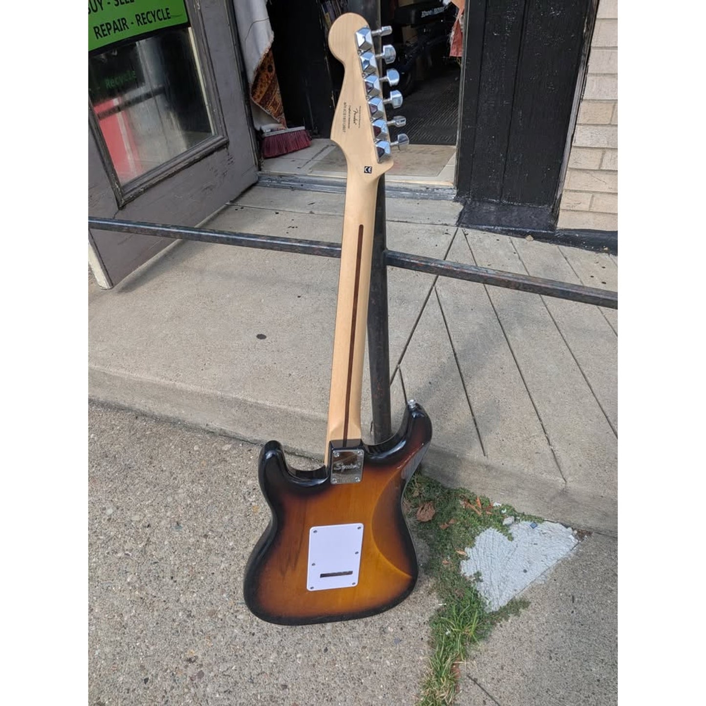 Fender Squire Strat 6 String Electric Guitar / Black and Brown