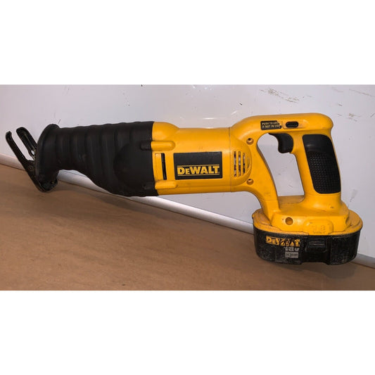 DeWalt DW938 18V Variable Speed Cordless Reciprocating Saw /W 18v Battery
