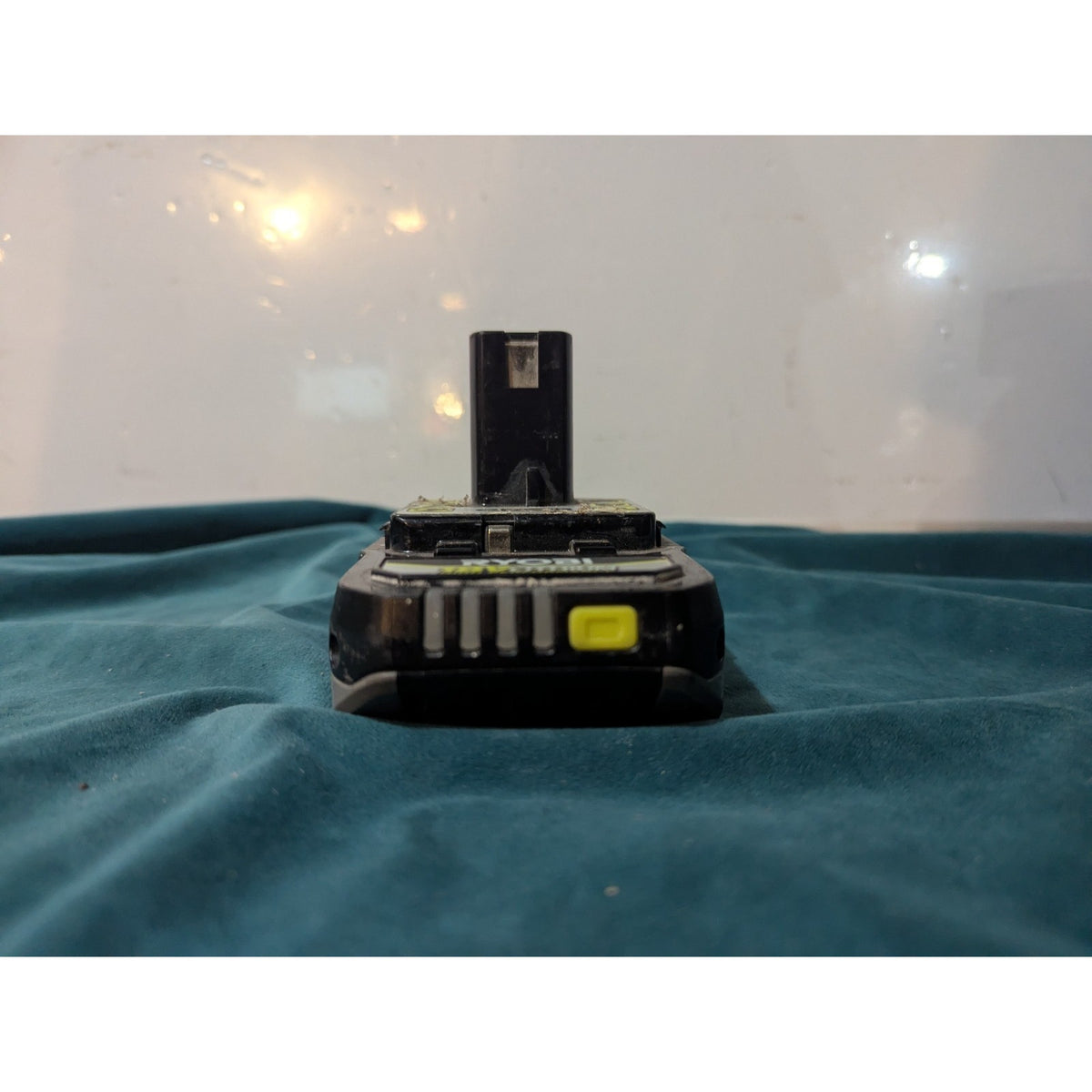 RYOBI ONE+ 18V 2.0 Ah Lithium-Ion HIGH PERFORMANCE Battery