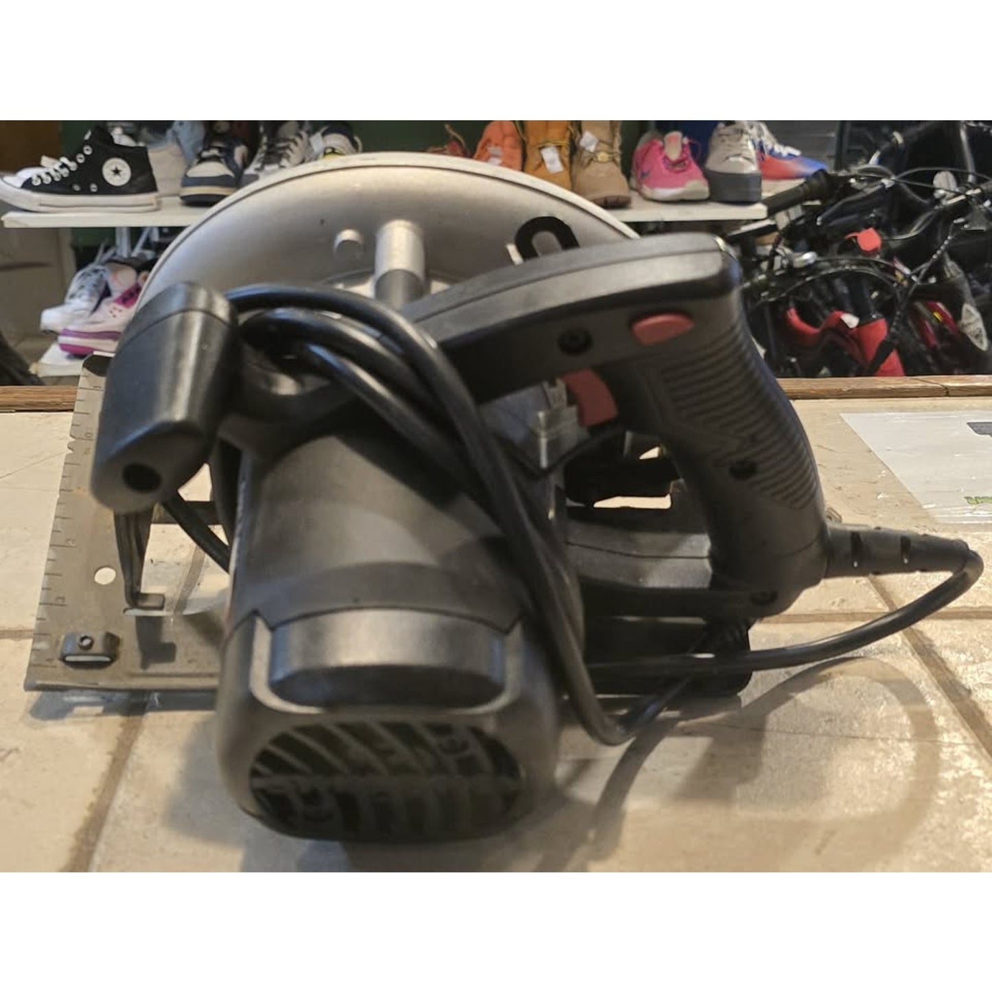 SKIL 12-Amp Corded Circular Saw / 5380 /