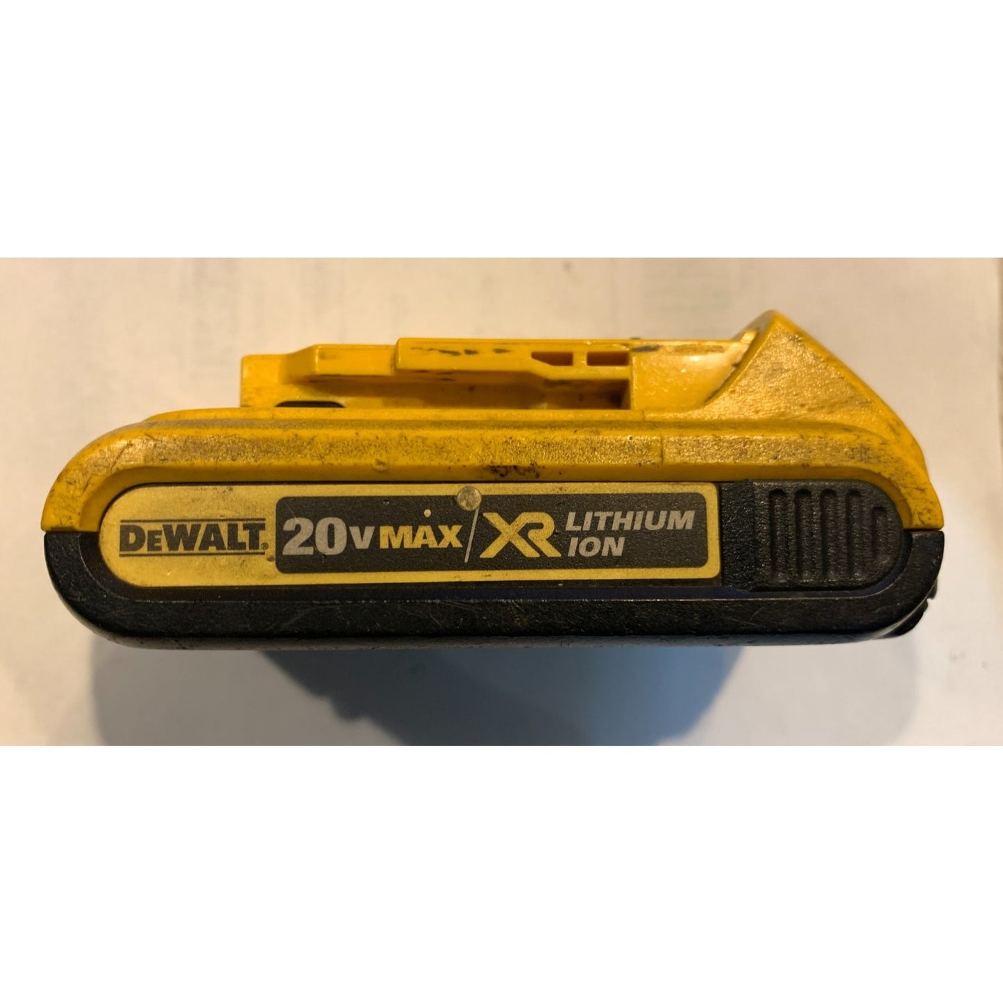 Dewalt (DCB203) 20V max 2ah battery