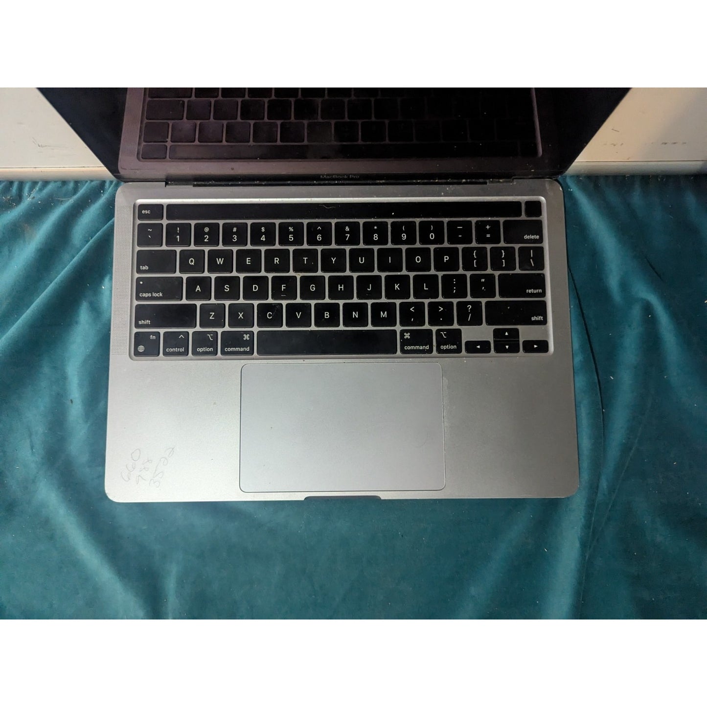 Apple MacBook Pro 2020 13-inch M1 A2338 (FOR PARTS)