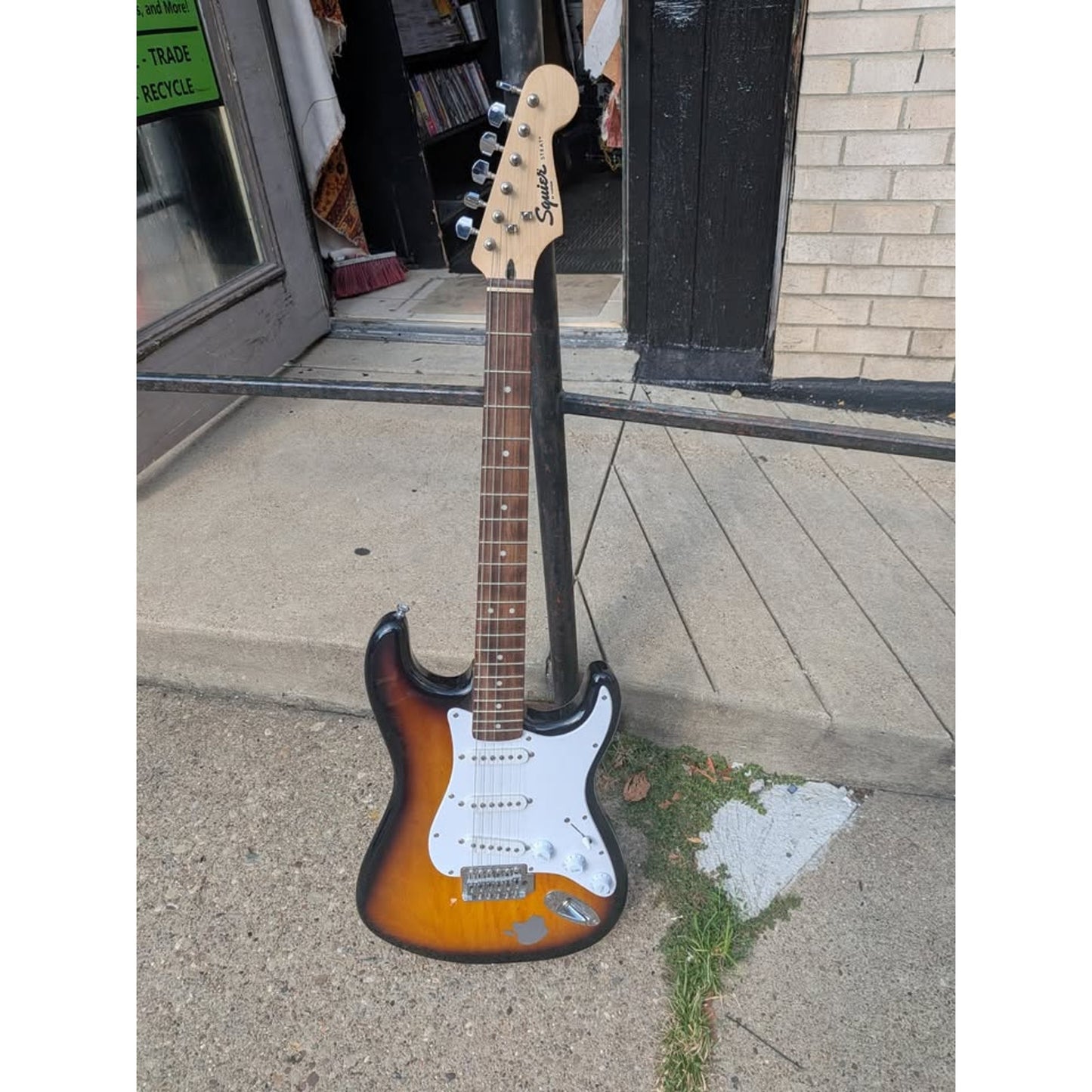 Fender Squire Strat 6 String Electric Guitar / Black and Brown