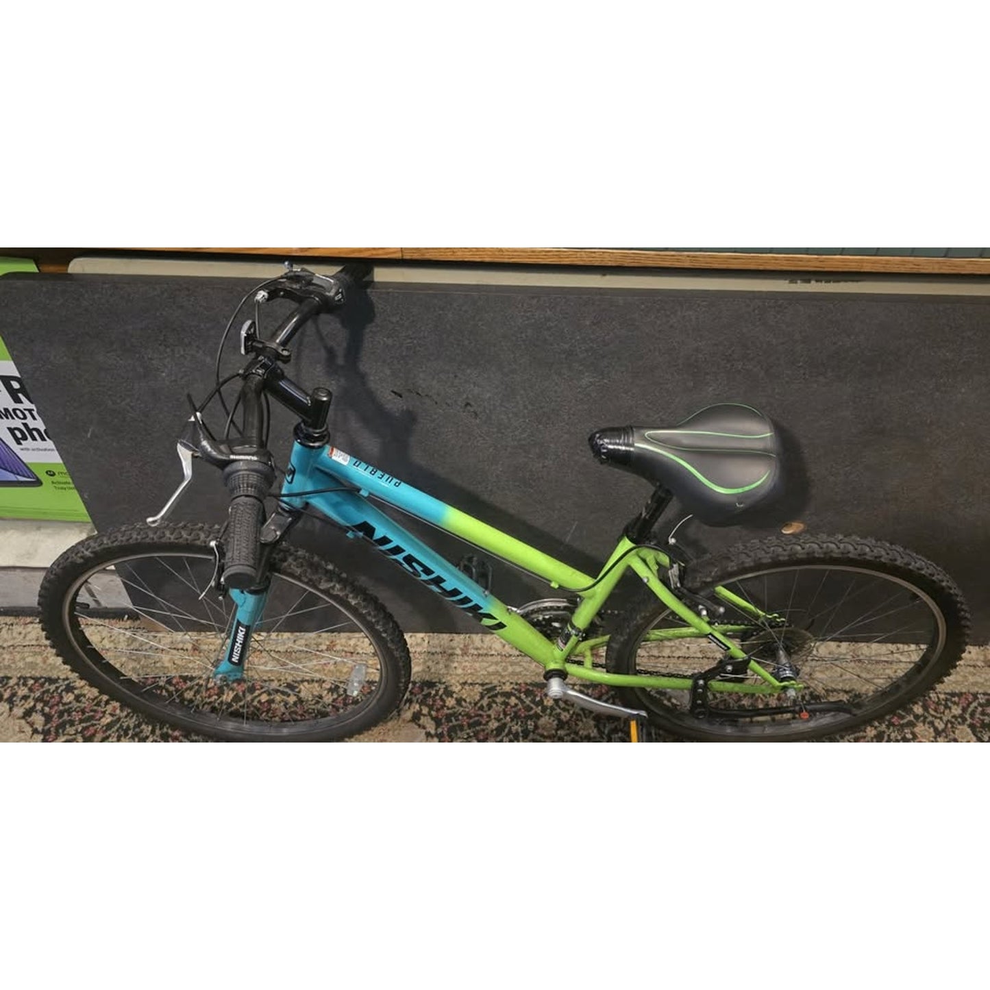 Nishiki Pueblo Mountain Bike / 26" Wheels / 15" Frame / 21-Speed /