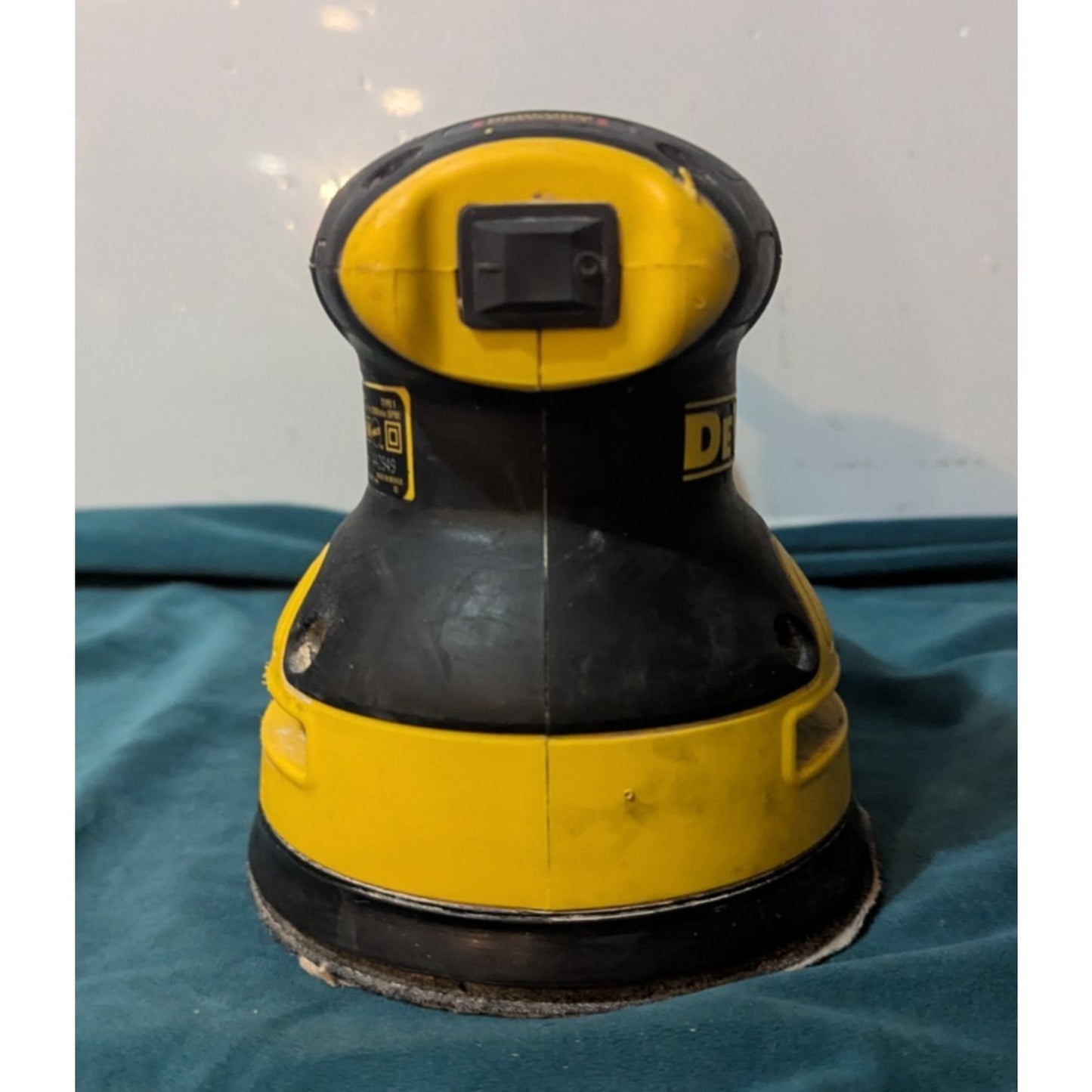 Dewalt 3 Hook & Loop Random Orbital Sander