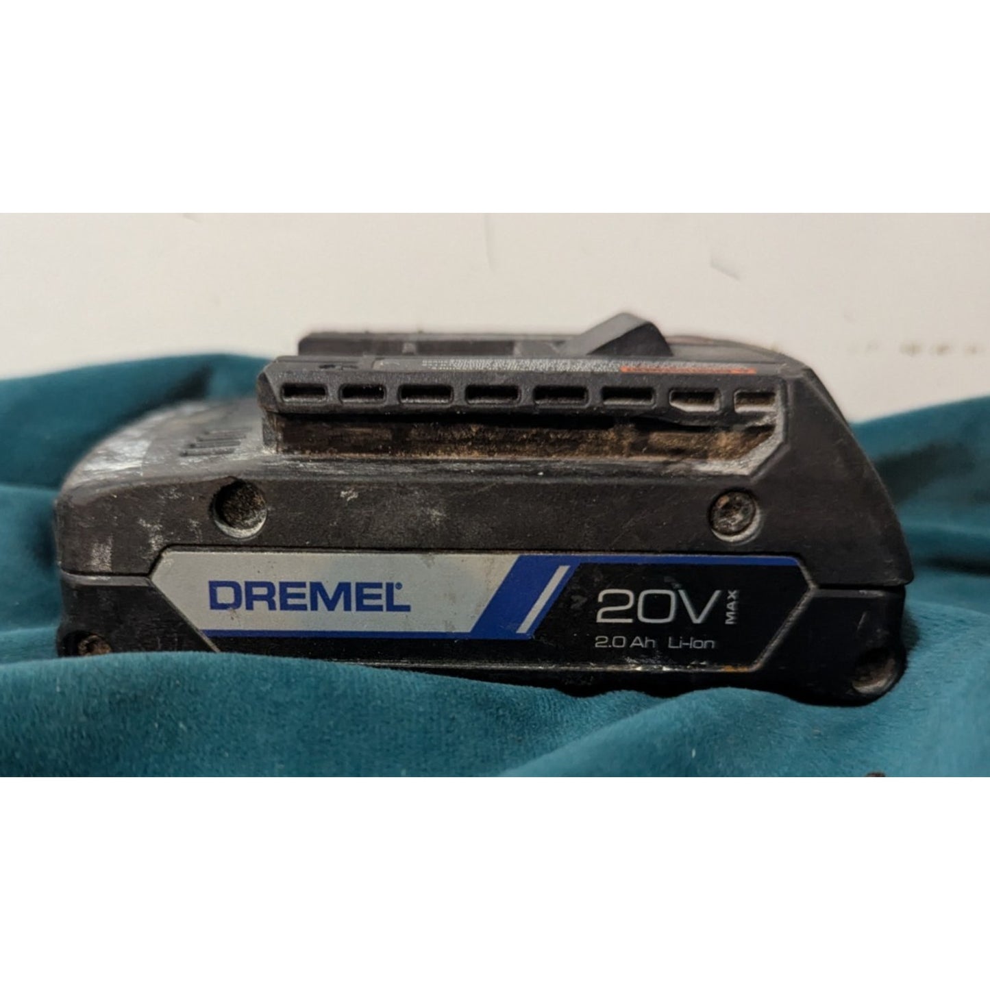 Dremel US20V 01 20V MAX Cordless Compact Saw Tool Kit