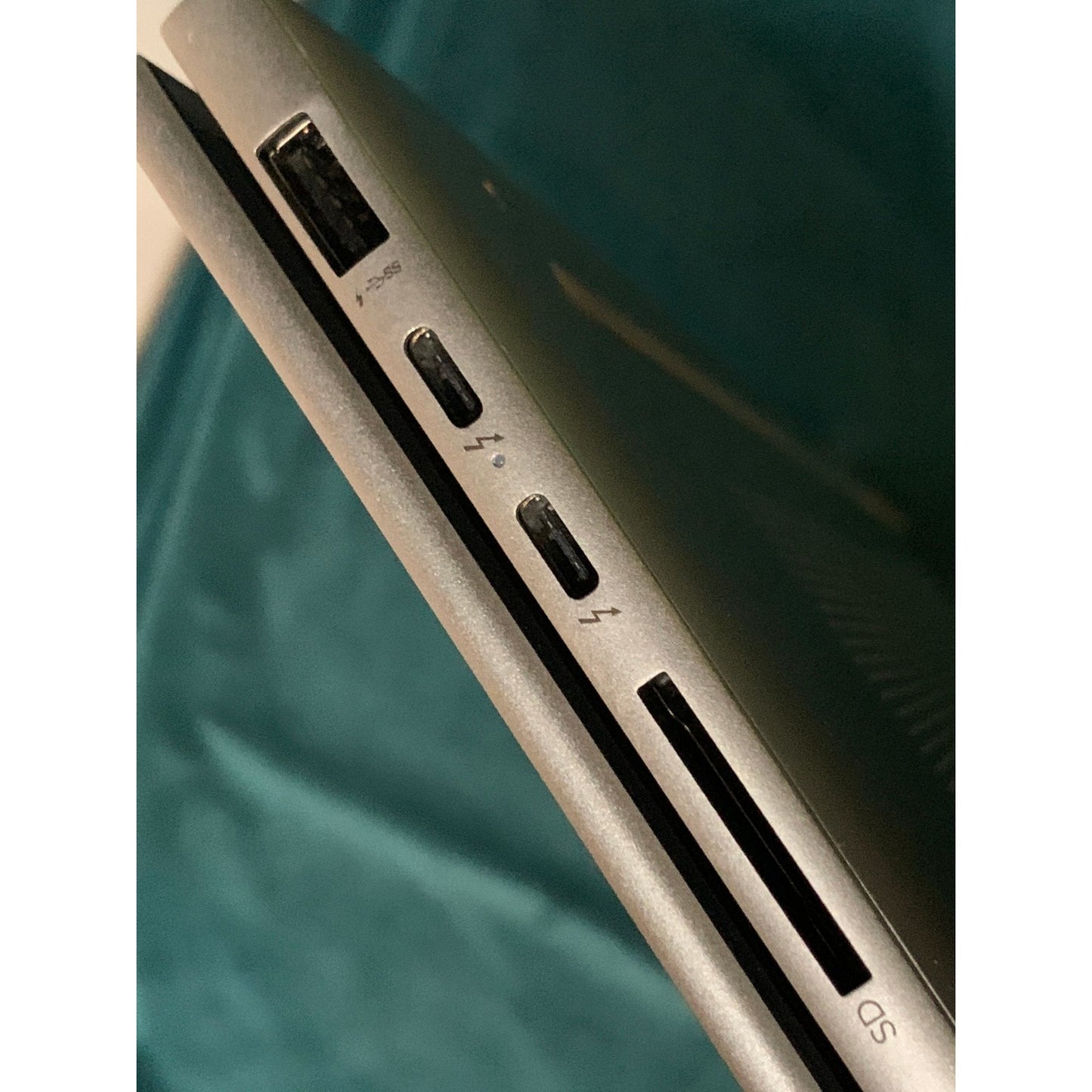 HP Envy 17-CR0013DX 17.3" i7-1260P 2.1GHz 12GB RAM 512GB SSD
