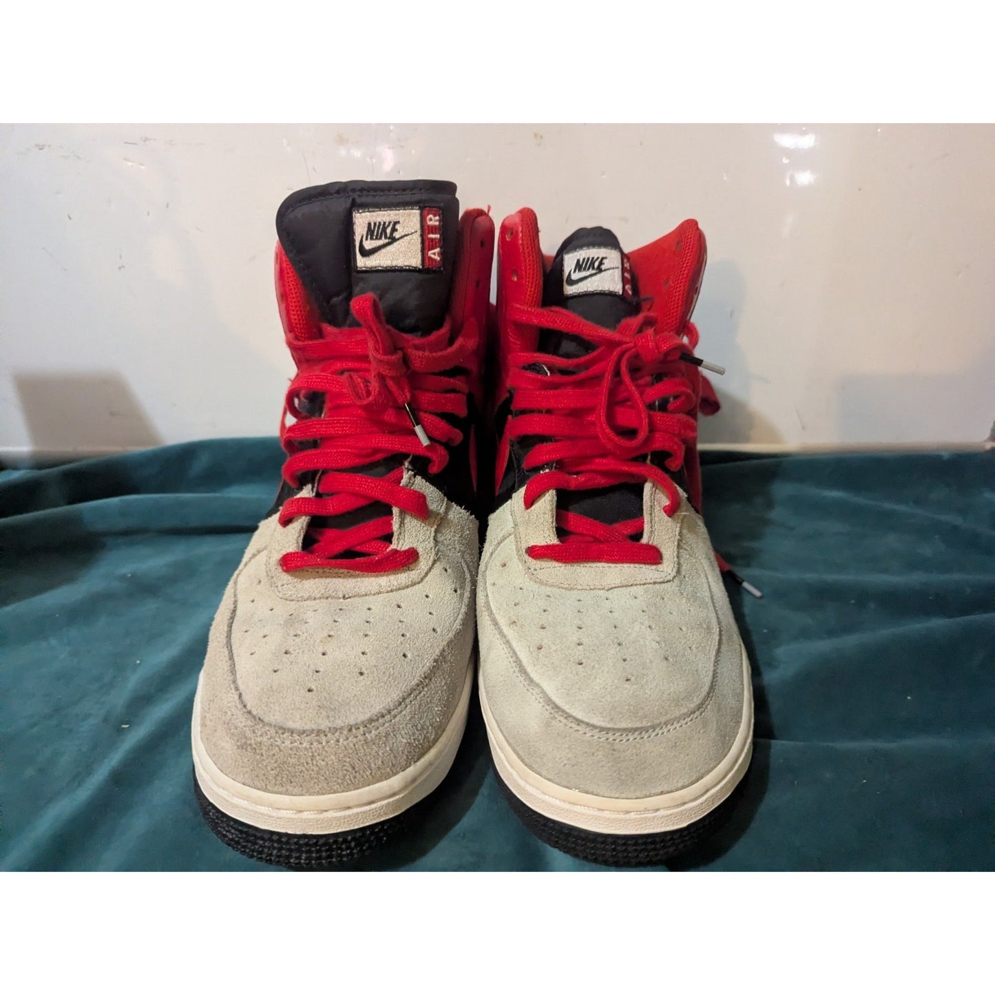 Nike Air Force 1 High 07 LV8 Wolf Grey-University Red SZ 11.5 [806403-007]