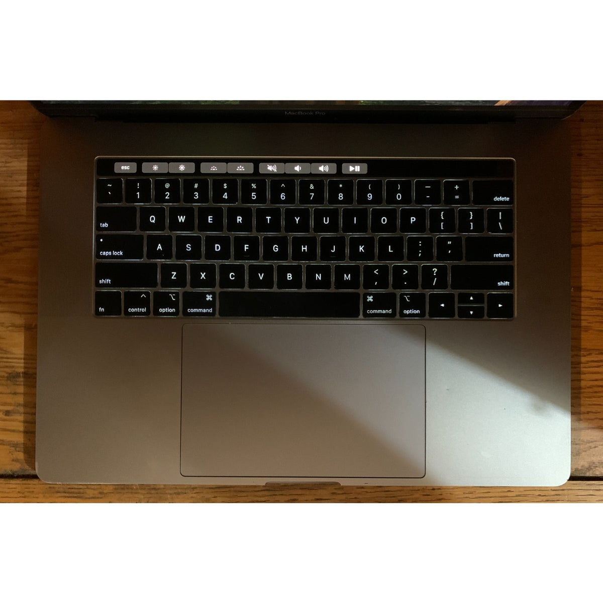 2018 Apple MacBook Pro 15" i7 2.8GHz 16GB RAM 512GB SSD Silver A1990