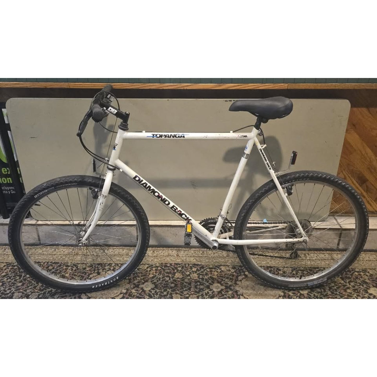 Diamondback Topanga Mountain Bike / 26" Wheels / 23" XL Frame / 21-Speed