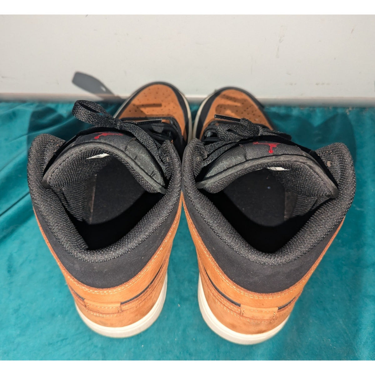 Jordan 1 Mid SE Black Flax Size 9 HV4091-002