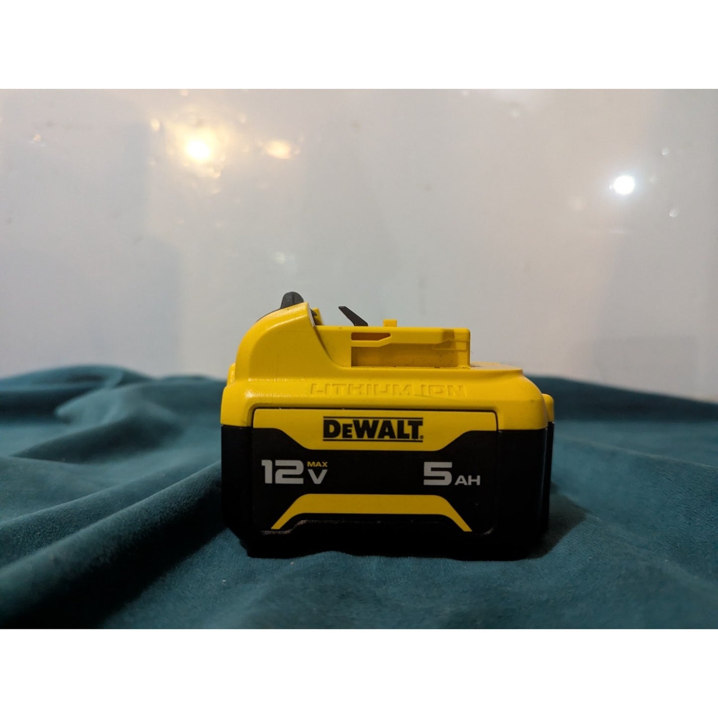 DEWALT DCB126 12V MAX* 5.0Ah Lithium Ion Battery
