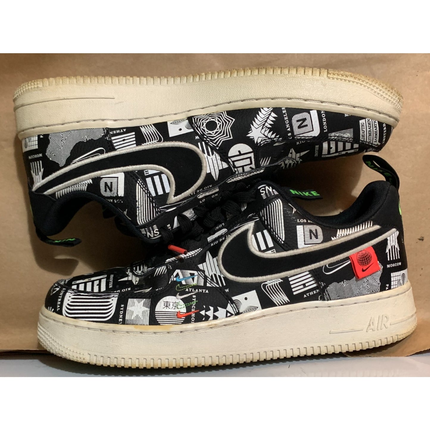 Nike Air Force 1 Worldwide Pack Shoes Mens Size 9 All Over Print
