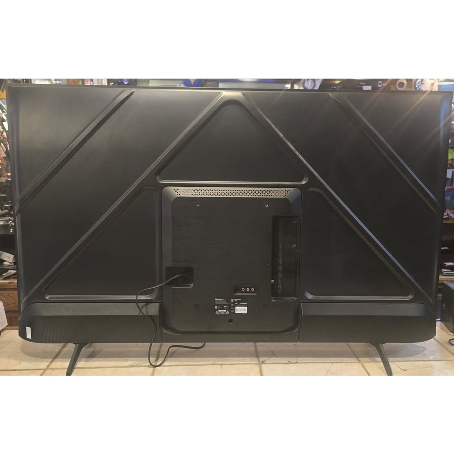 Hisense 58" Class 4K HDR Roku Smart LED TV / 58R6E5 /