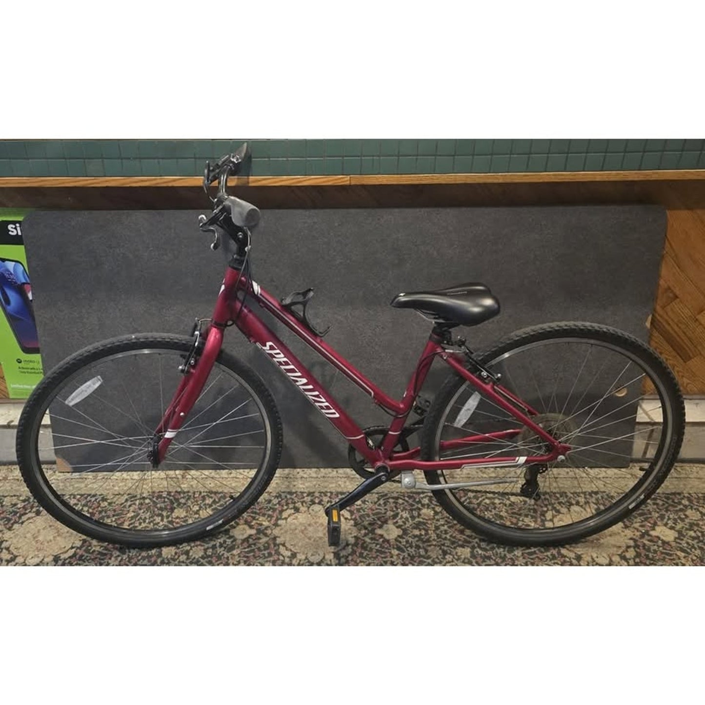 Specilized Crossroads Hybrid Bike / 700Cm Wheels / 16.5" M Frame / 21-Speed /