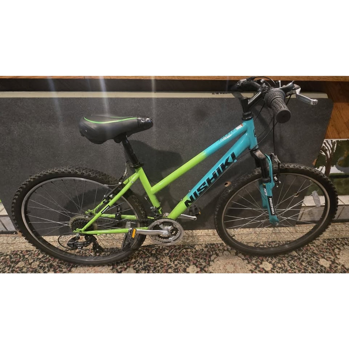 Nishiki Pueblo Mountain Bike / 26" Wheels / 15" Frame / 21-Speed /