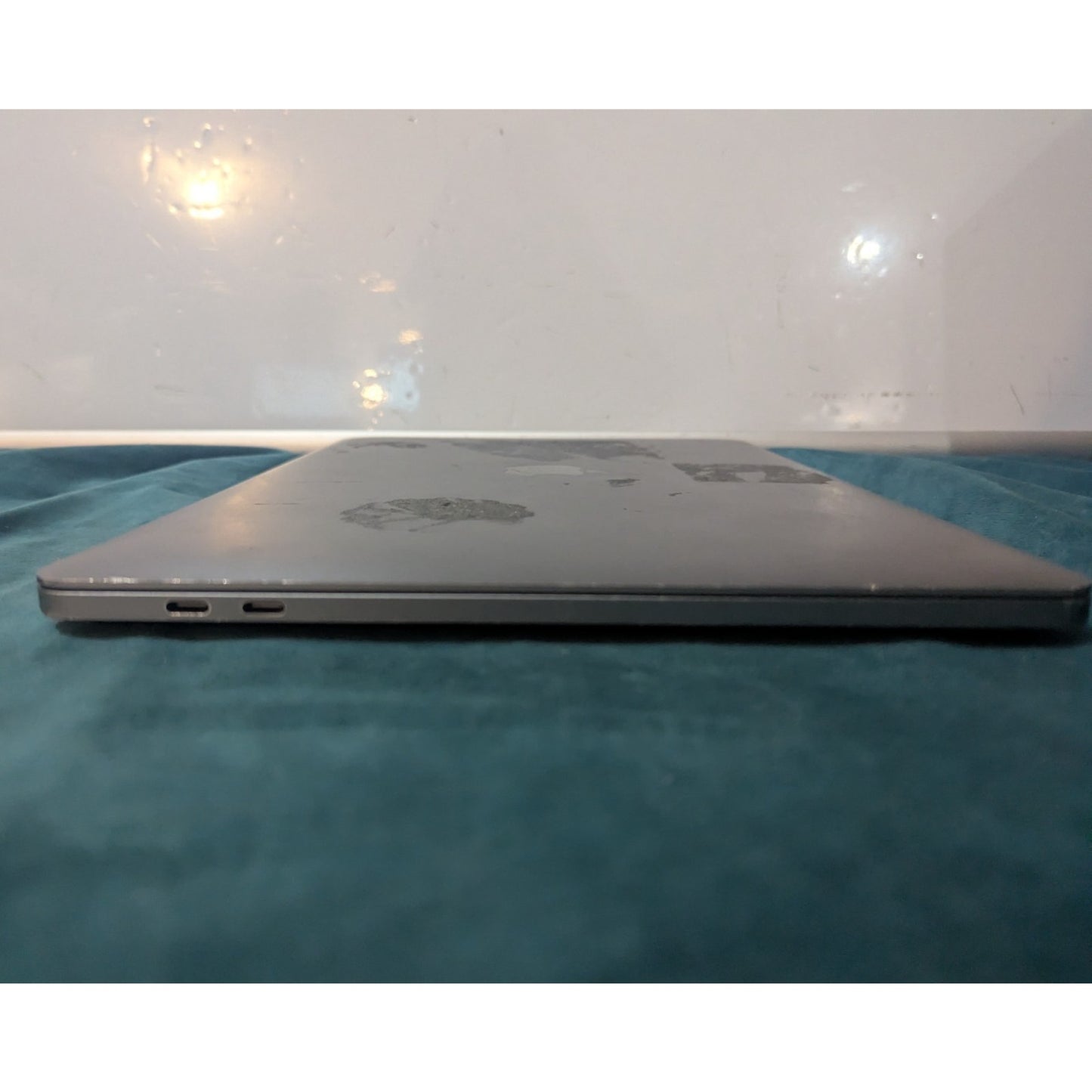 Apple MacBook Pro 2020 13-inch M1 A2338 (FOR PARTS)