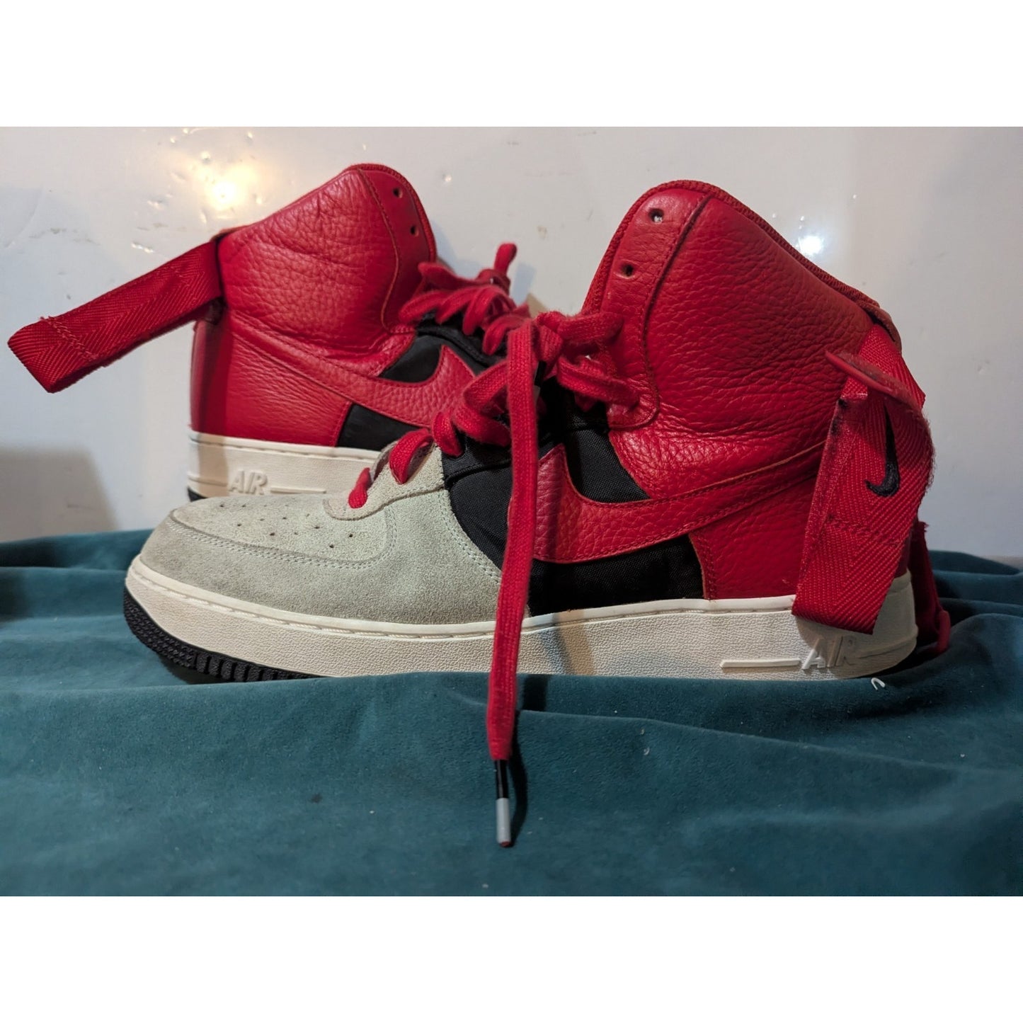 Nike Air Force 1 High 07 LV8 Wolf Grey-University Red SZ 11.5 [806403-007]