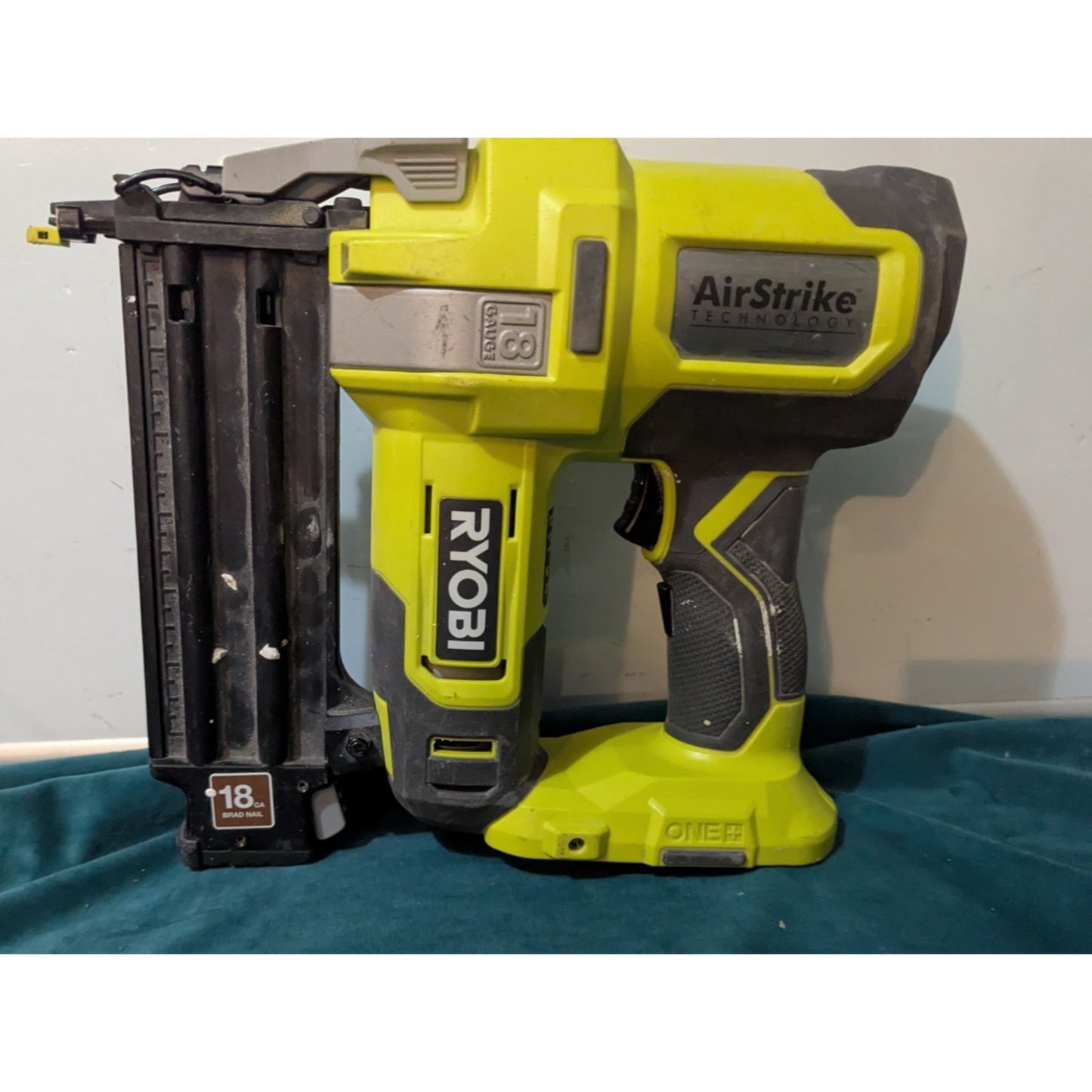 Ryobi P361 18V 18Gauge Cordless AirStrike Narrow Crown Stapler W/ Batt & charger