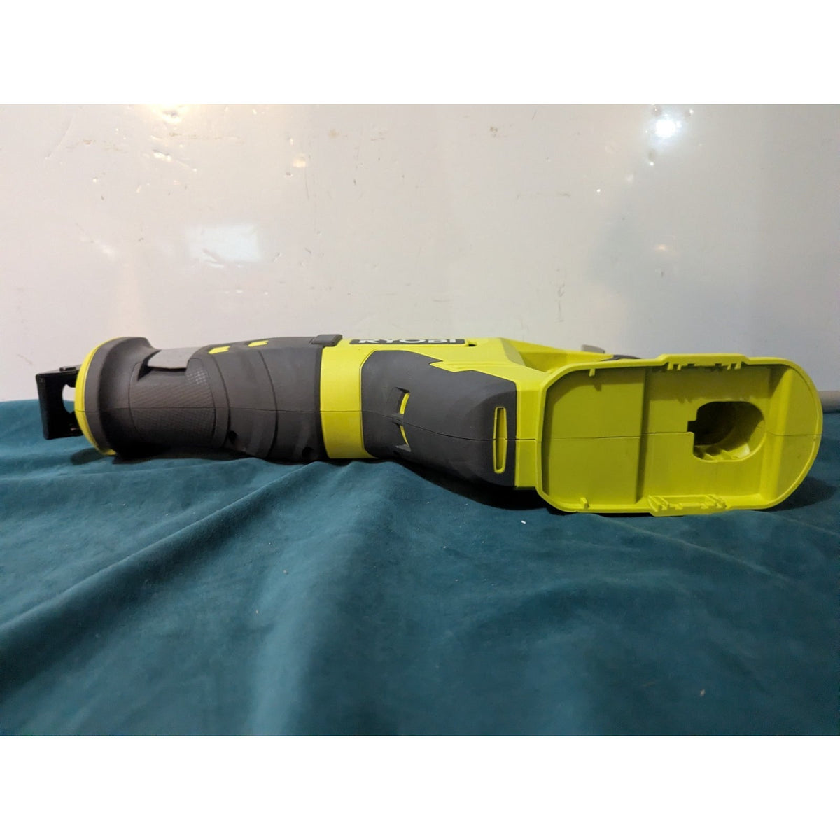 Ryobi ONE+ 18V Cordless Reciprocating Saw PCL515 w/ Battery Charger & 4AhBattery
