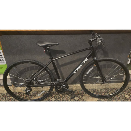 Trek FX1 Gen 3 Hybrid Bike / 700cm Wheels / 18" M Frame / 21-Speed /