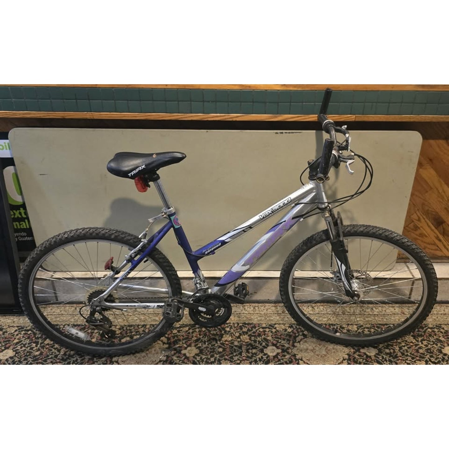 Triax Vex 3000 Mountain Bike / 26" Wheels / 18.5" M Frame / 21-Speed /