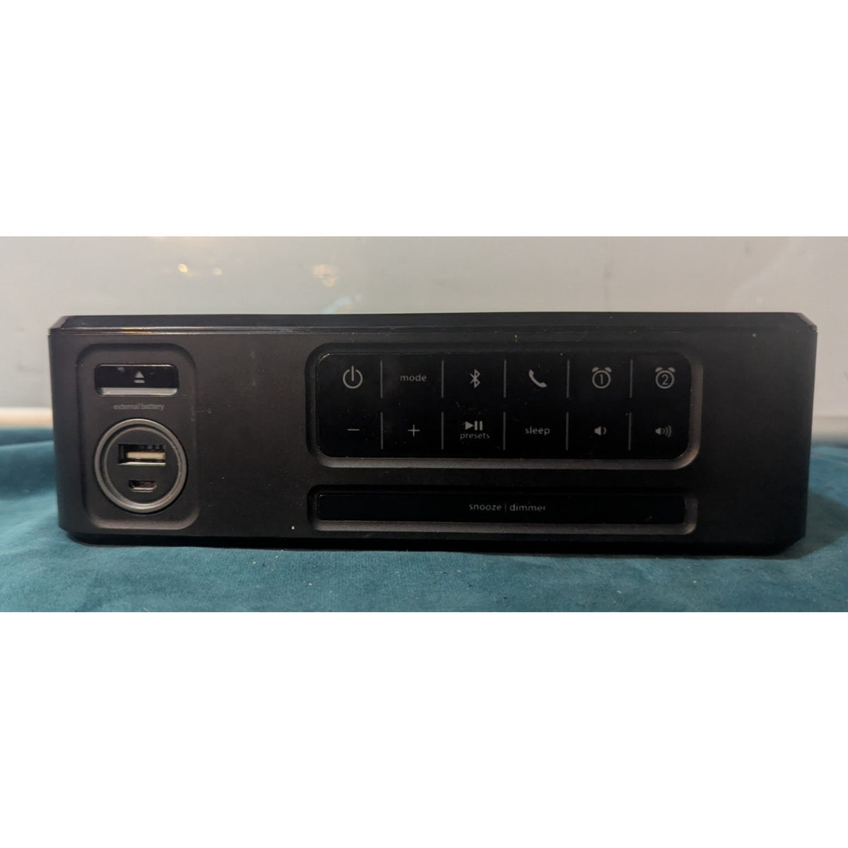 iHome Kineta K2 Dual Charging Stereo Alarm Clock Radio