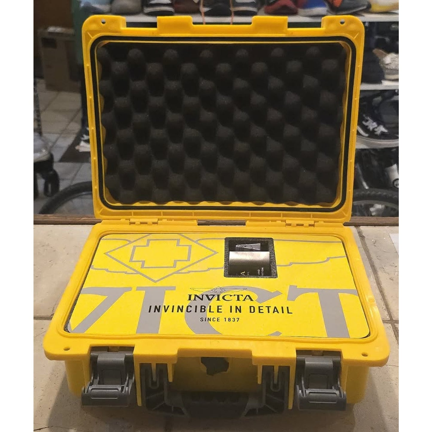 Invicta 8 Watch Holder Case