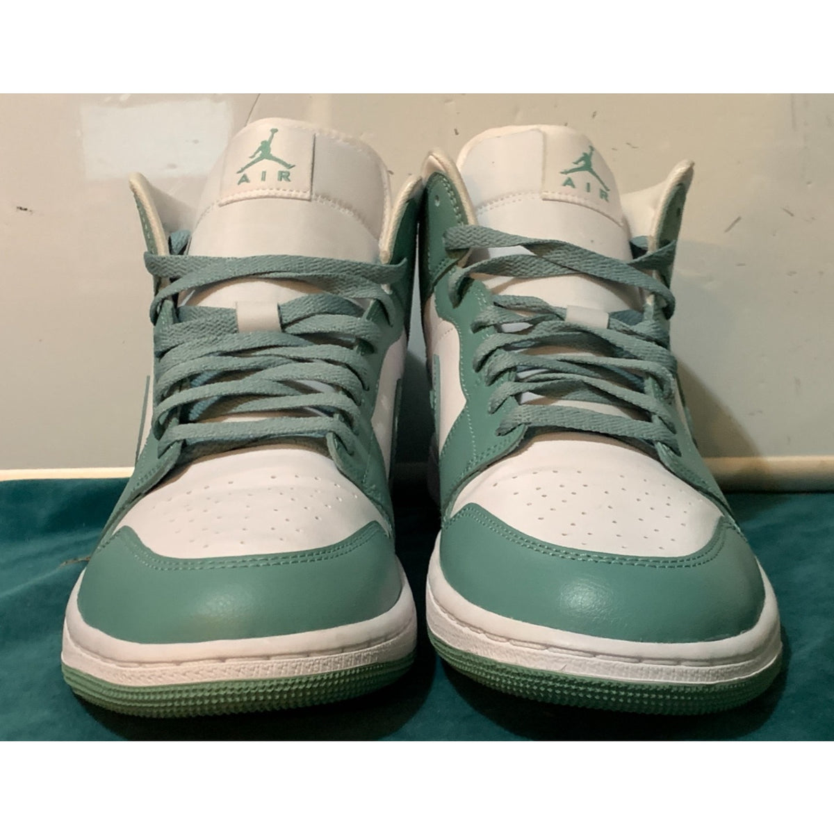 Nike Air Jordan 1 Mid White Cannon BQ6472-138 Women's Size 11.5