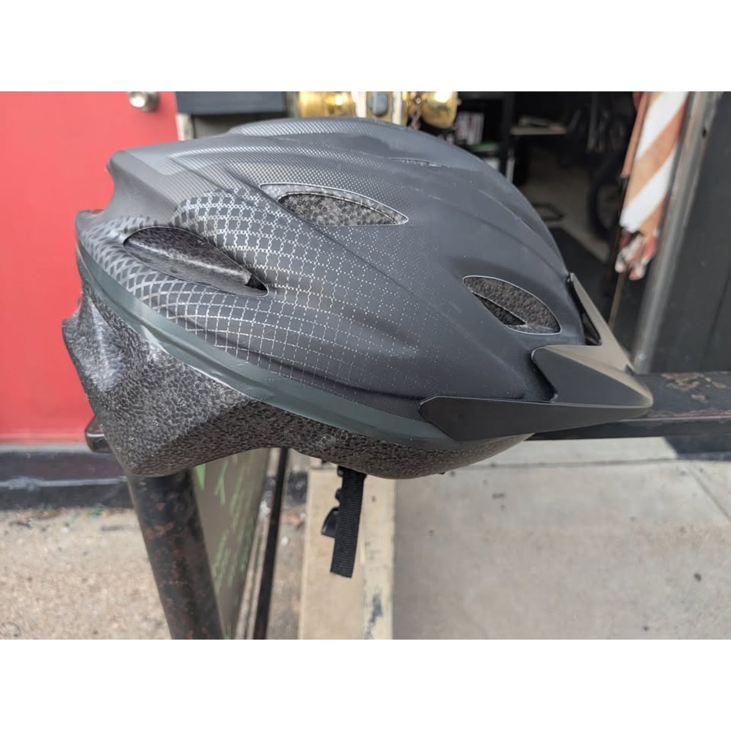 Adrenaline Bike Helmet / Black