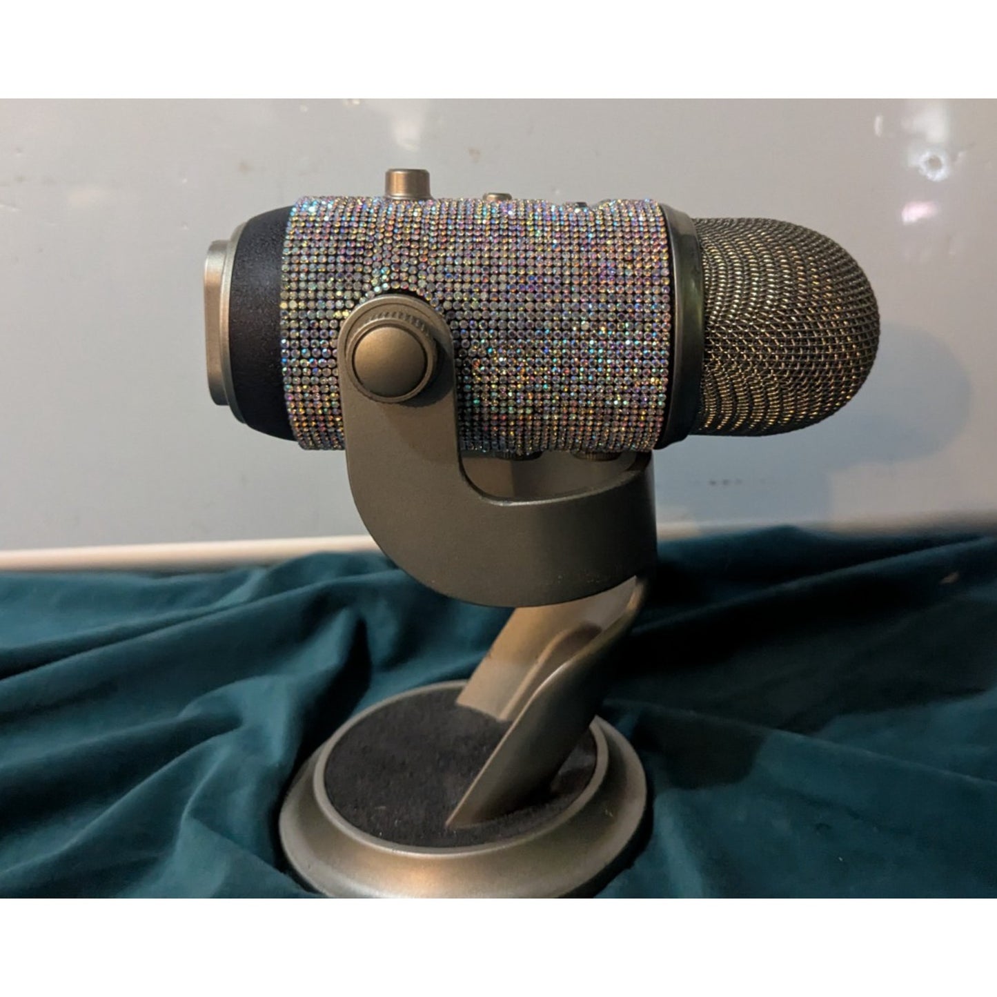 Logitech Blue Yeti Professional USB Microphone