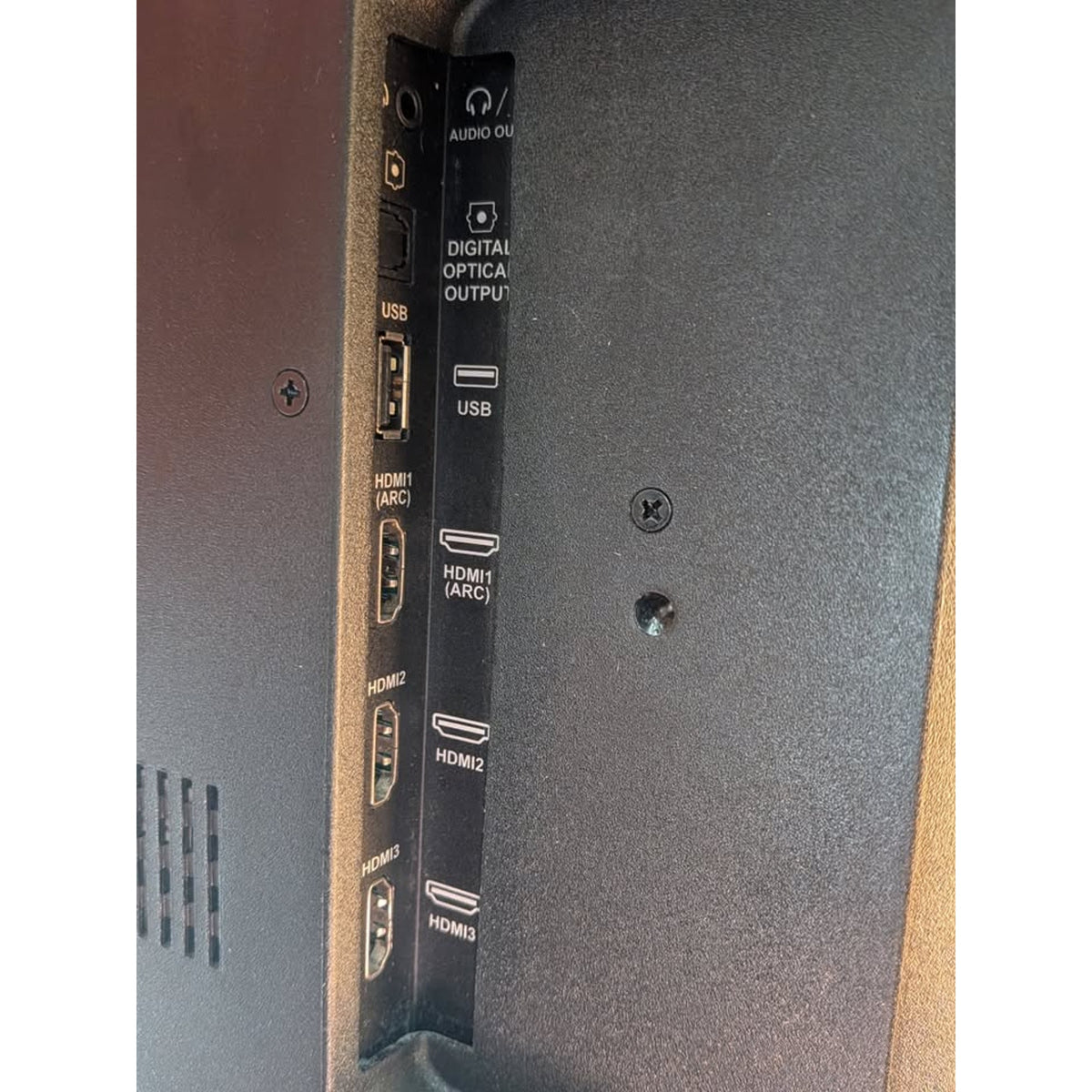 Insignia 40" LCD TV / NS-39DF510NA19