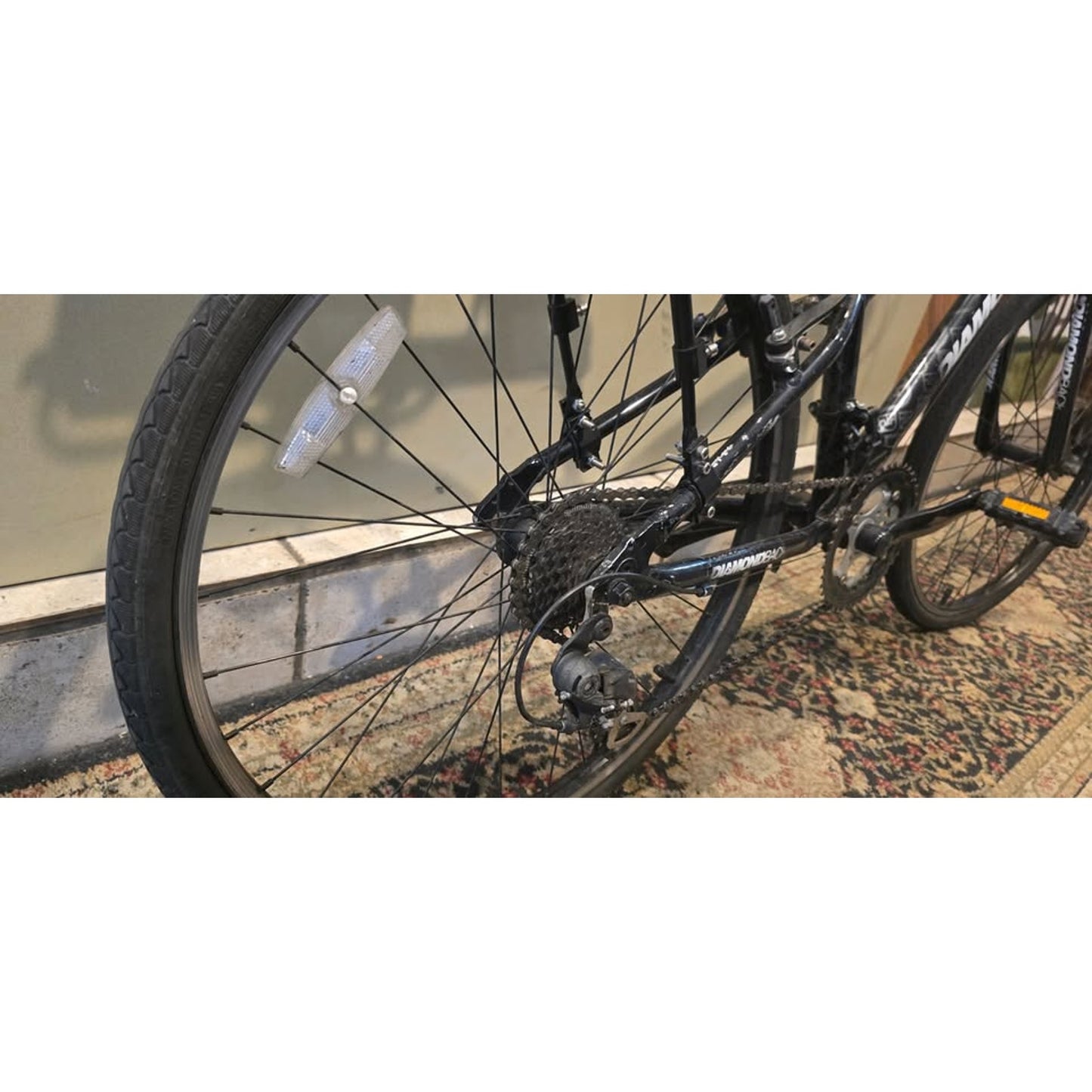 DiamondBack Insight 24 Hybrid Bike / 12" Frame / 24" Wheels / 14-Speed /